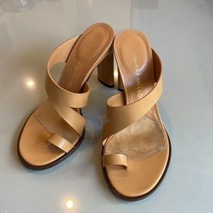 NIB Tamara Mellon Plume 100 Calf Leather Sandals in Natural size 36